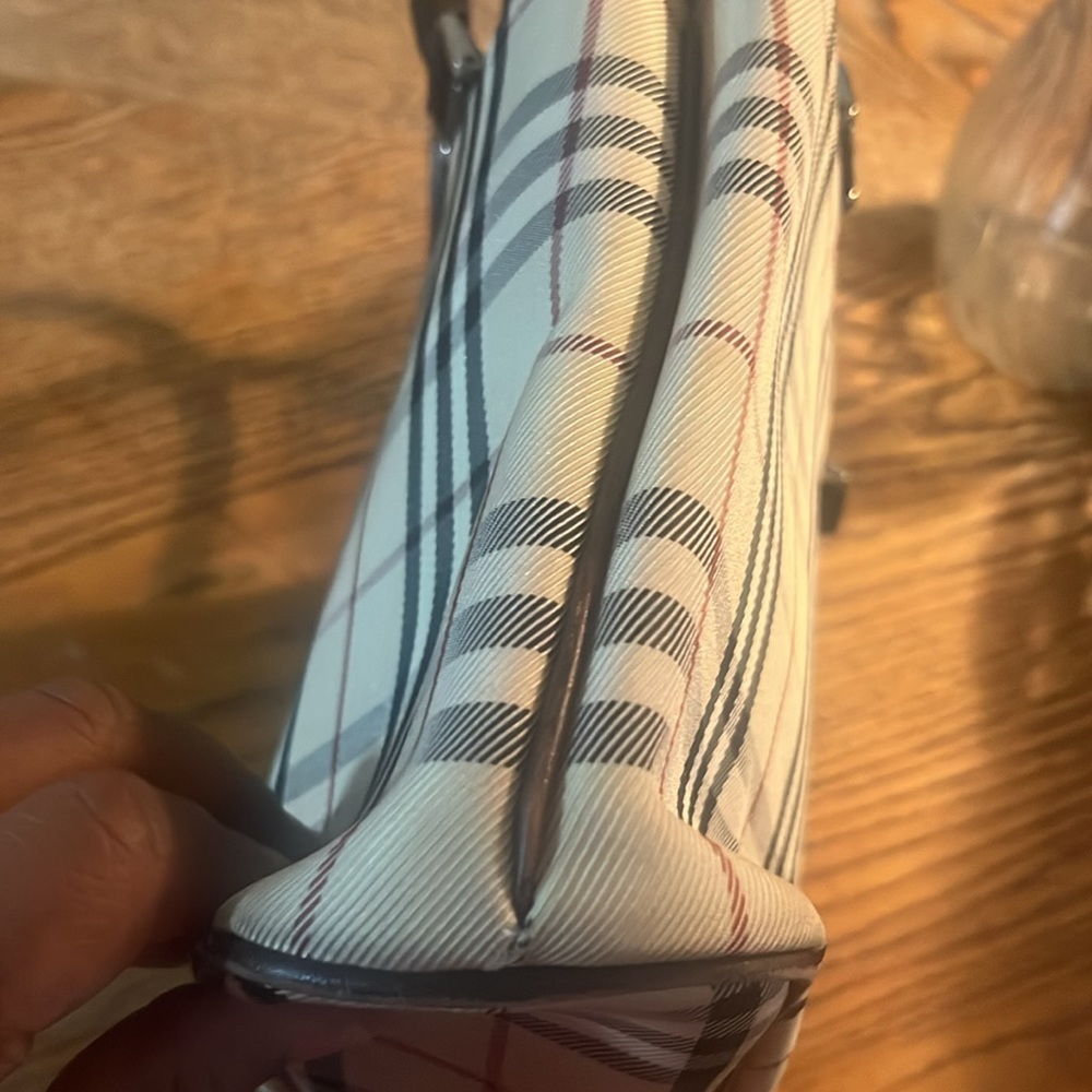 Burberry bag - Picture 11 of 13
